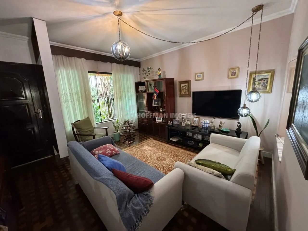 Sobrado com 3 dormitórios à Venda, 160 m² - Cerâmica.