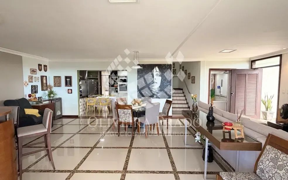 Laise mostra Mansão Mobiliada com elevador em candelária - Foto 2