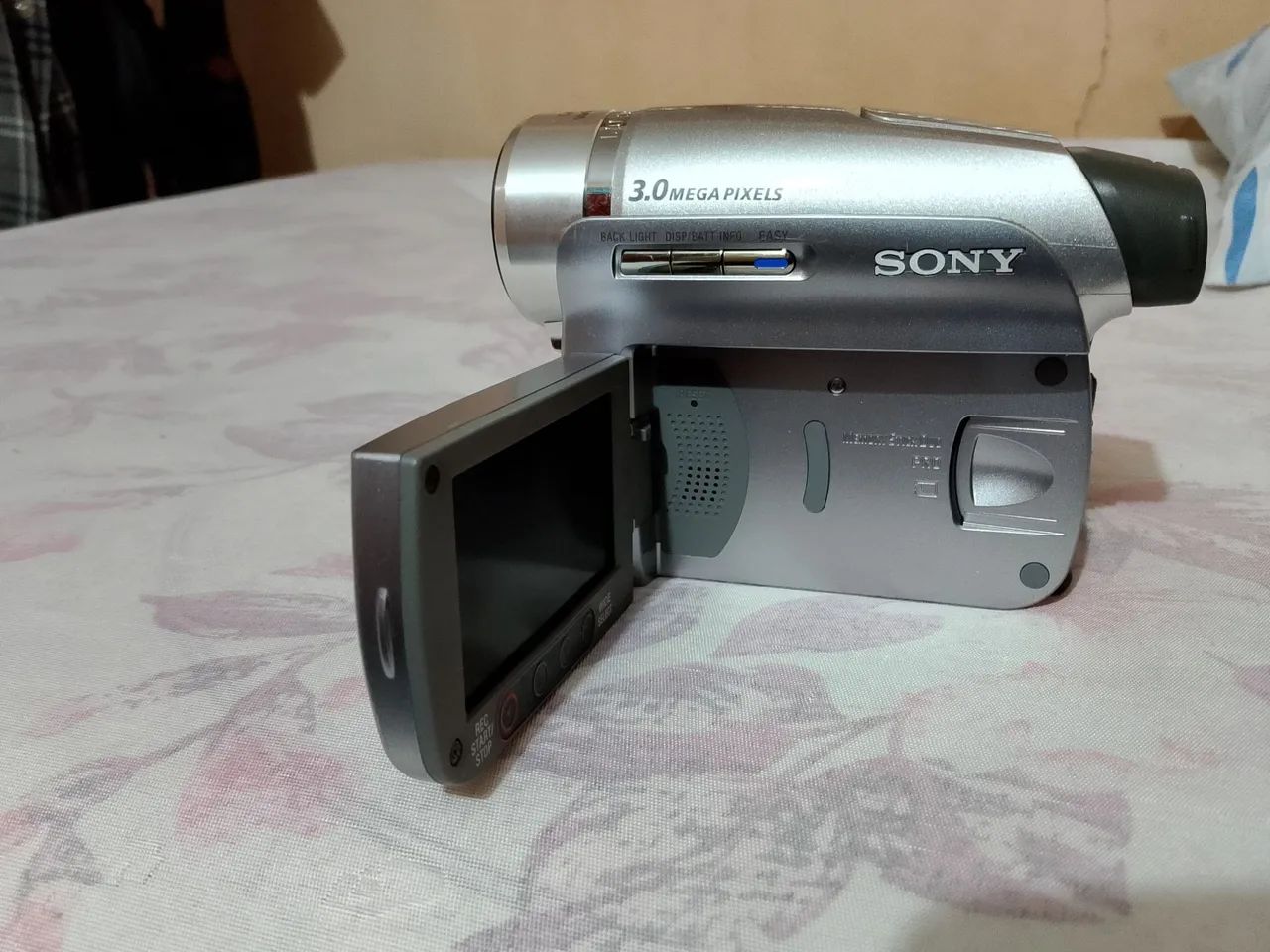 Filmadora Sony Handycam DCR-HC96 MiniDV - Kit Completo