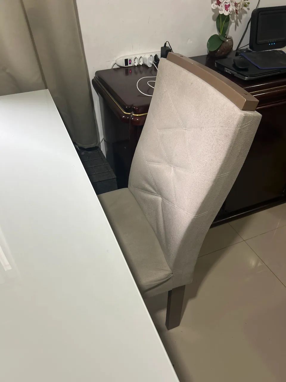 Mesa de vidro com 4 cadeiras  - Foto 4