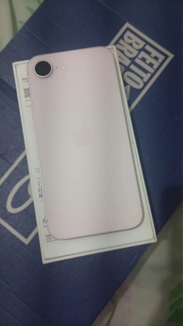 Vende -se iPhone 17e Semi Novo, celular zero de tudo  - Foto 3