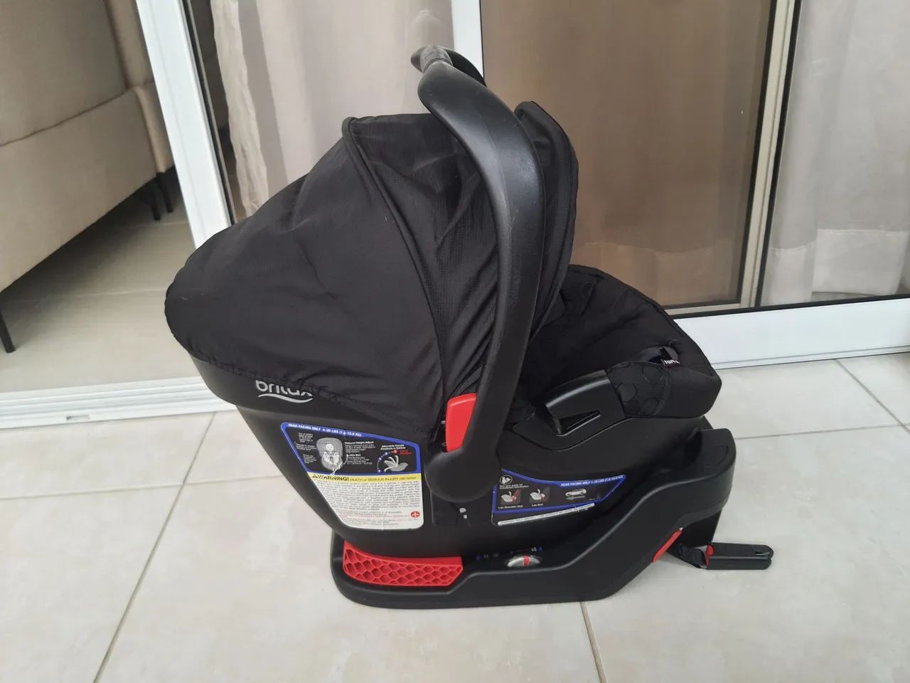 Cadeirinha De Bebê Com Base Britax B-SAFE 35 (Usado)