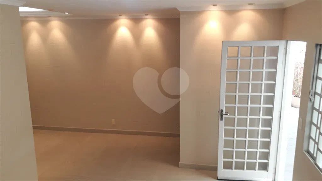 Casa em Condomínio, 3 Quartos, 1 Suite, 3 Banheiros e 2 Vagas Cobertas