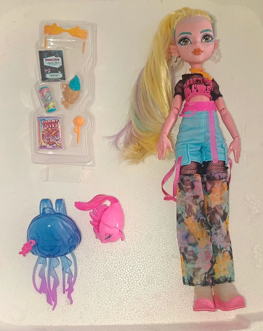 Boneca Monster Hing Lagona G3 