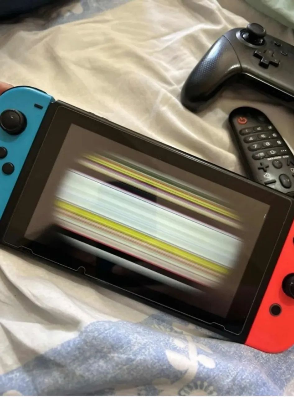Nintendo Switch com defeito na tela; funciona sem problema quando conectado na televisão - Foto 2