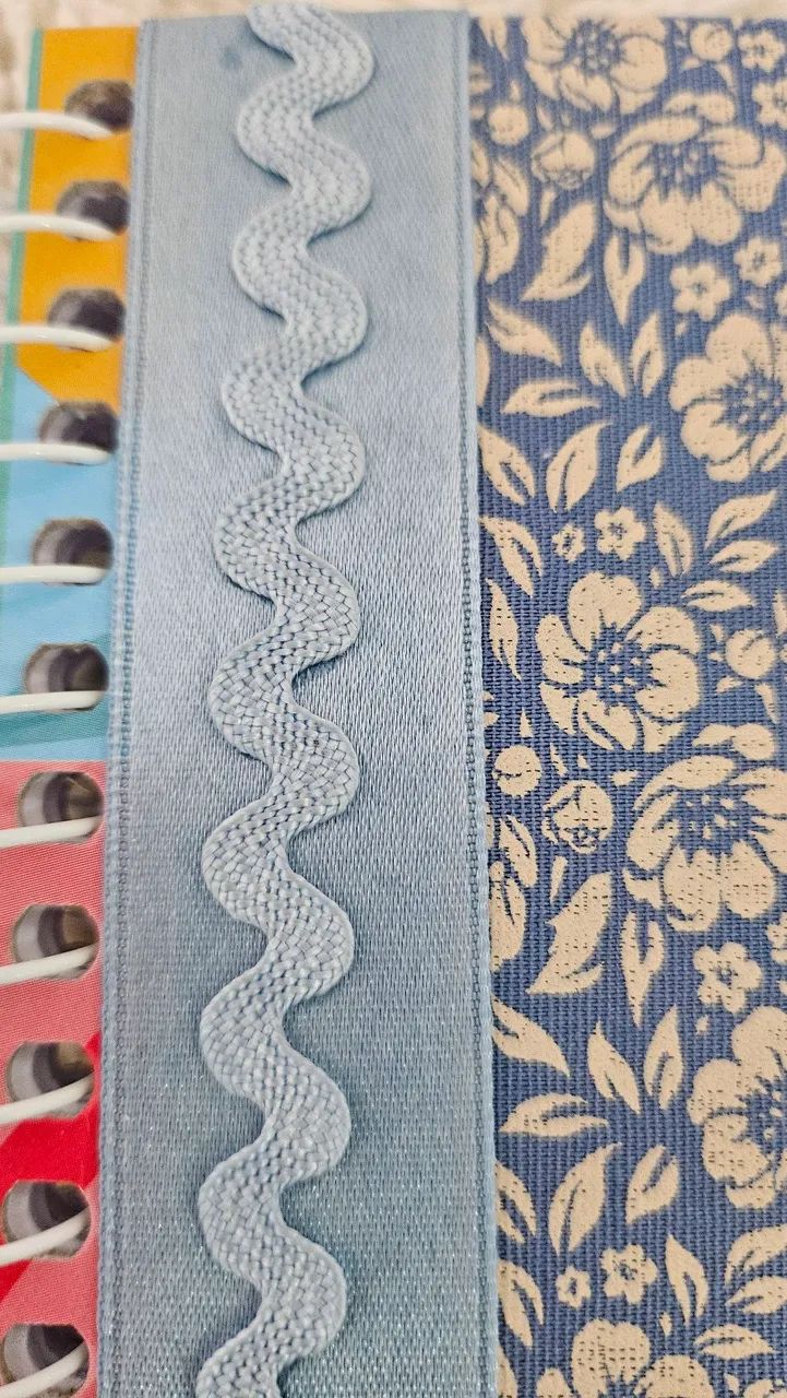 Caderno Personalizado Capa Dura - Encapado com tecido estampado e fita de cetim 100 folhas - Foto 2