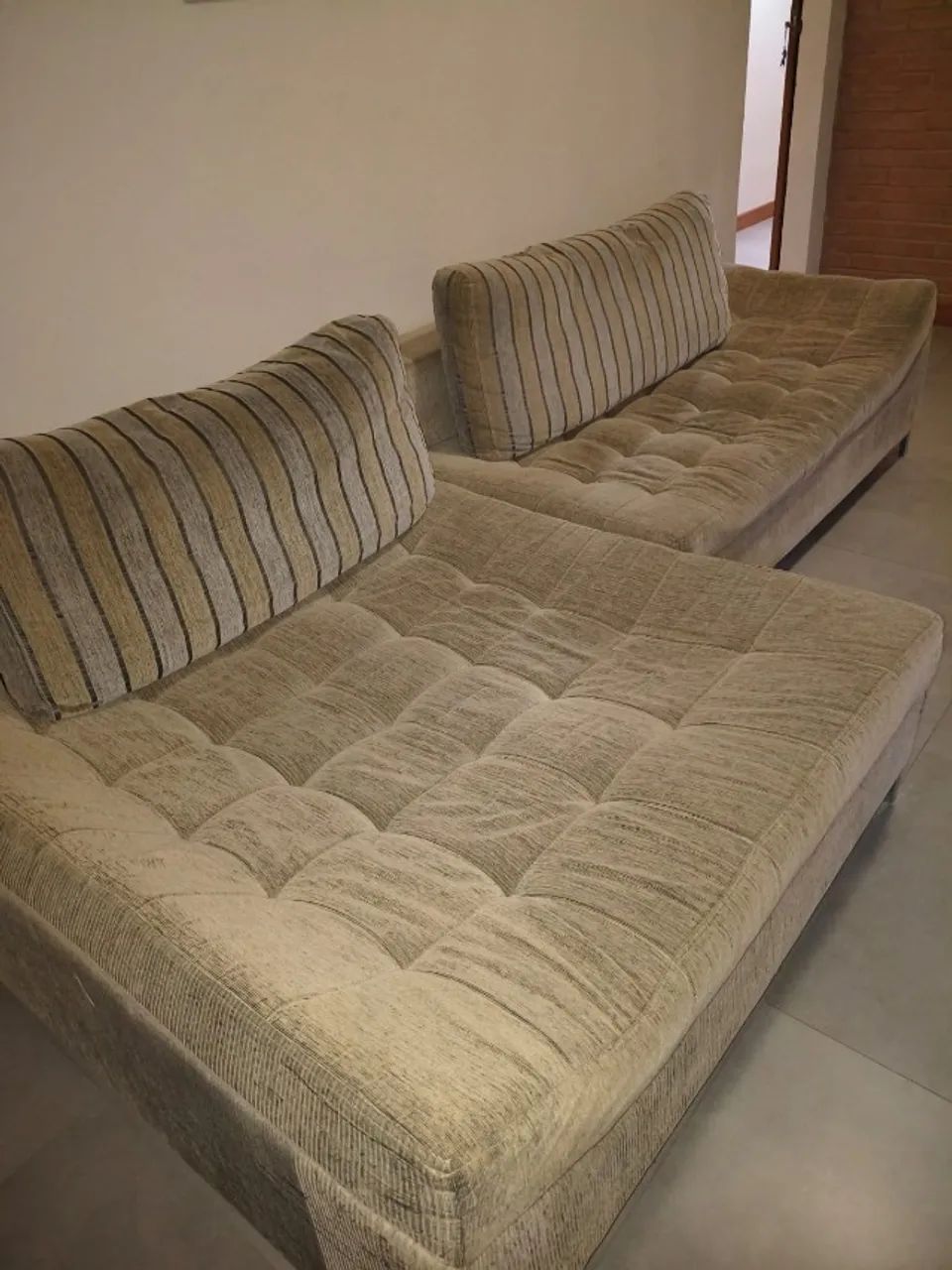 Sofa  com Chaisy, em linho medindo 3,10 - super barato!!! - Foto 5