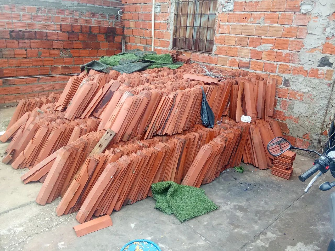 Maís de 3 mil telhas - Foto 2