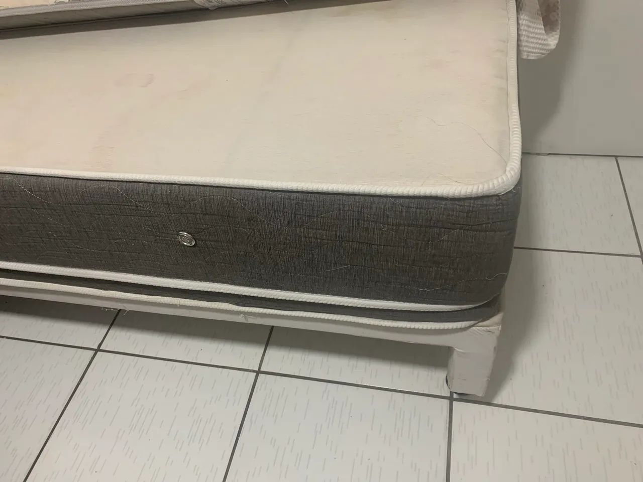Vendo cama box solteirão, valor 350 - Foto 2