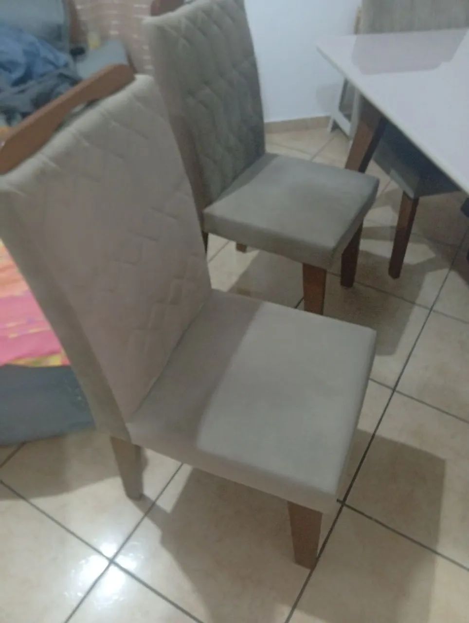 Mesa de jantar com 05 cadeiras .  - Foto 4