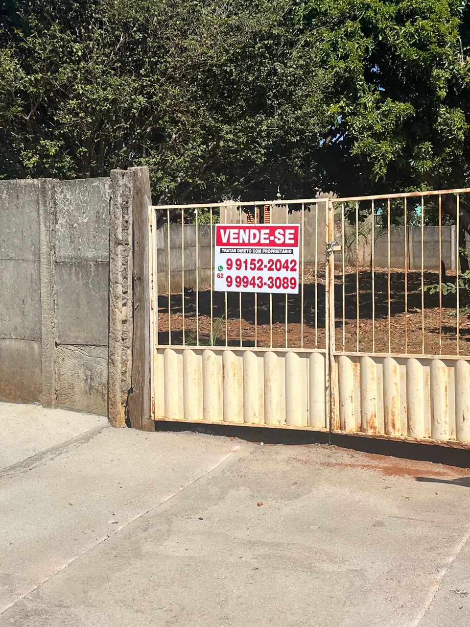 Vendo lote . Em Cromínia Goiás no interior. 
