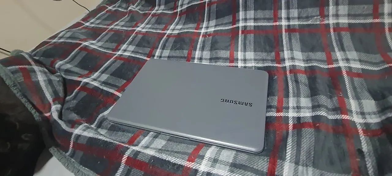 Notebook Samsung NP350XAA  - Foto 2