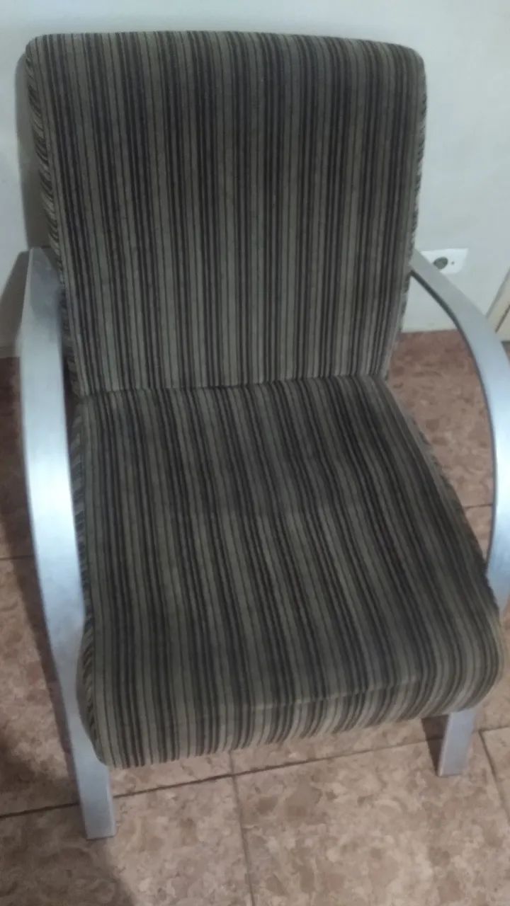 Poltronas Antigas Retrô com Braços em Alumínio - Par ou Unitária - Foto 2