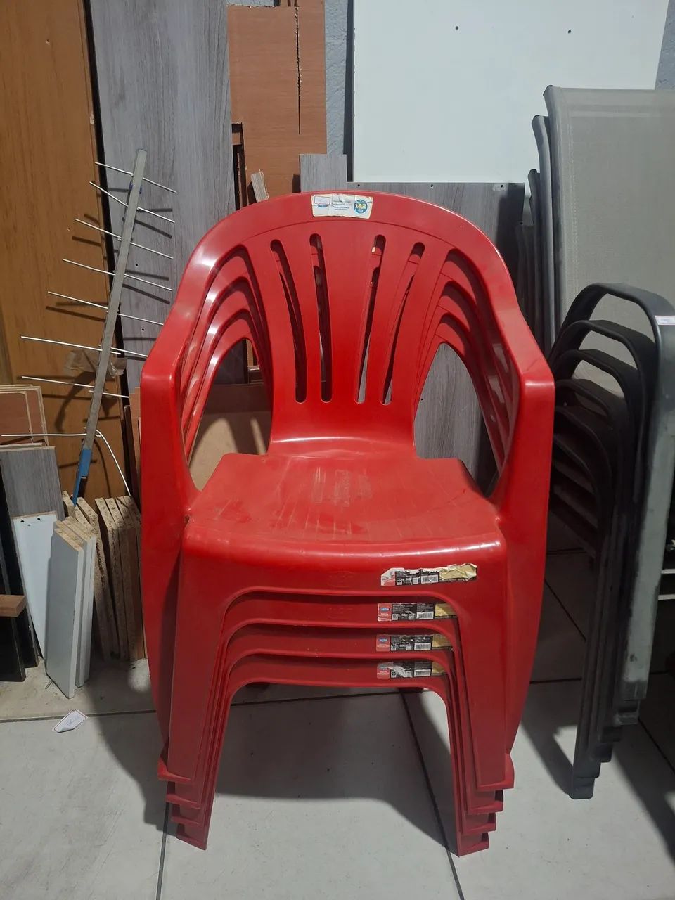 4 Cadeira De Plástico  - Foto 3