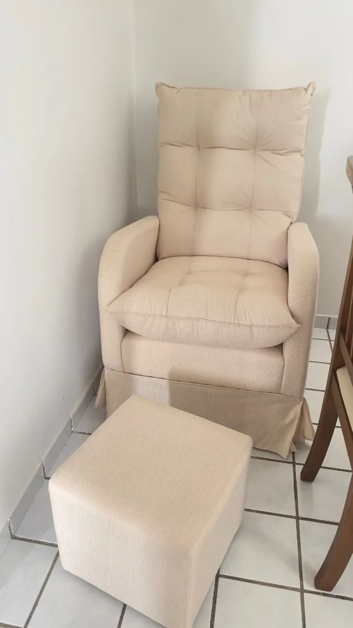 Poltrona de amamentação 