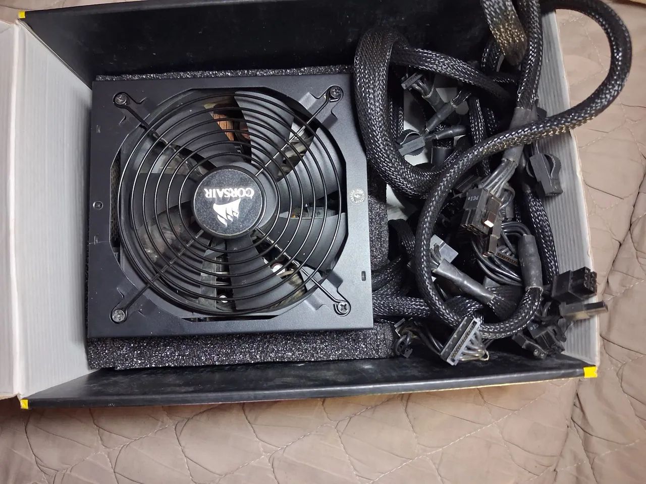 Fonte corsair cx750w