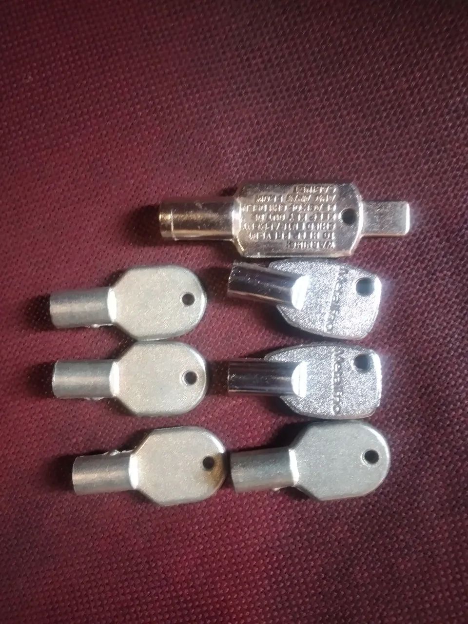 Lote com 7 chaves para freezer e geladeira 