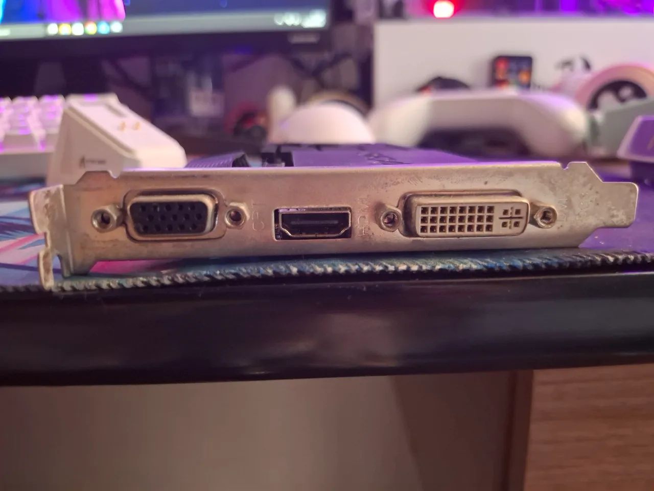 Placa de Vídeo NVIDIA GeForce G210 ? Usada - Foto 3