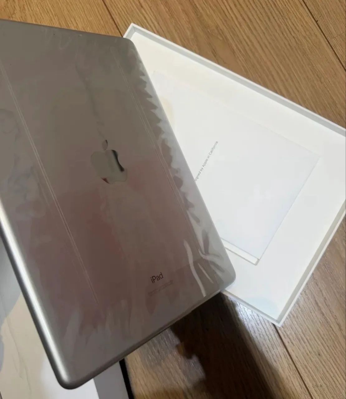 iPad 8th Generation 32GB Wi-Fi, cor Silver, novo na caixa