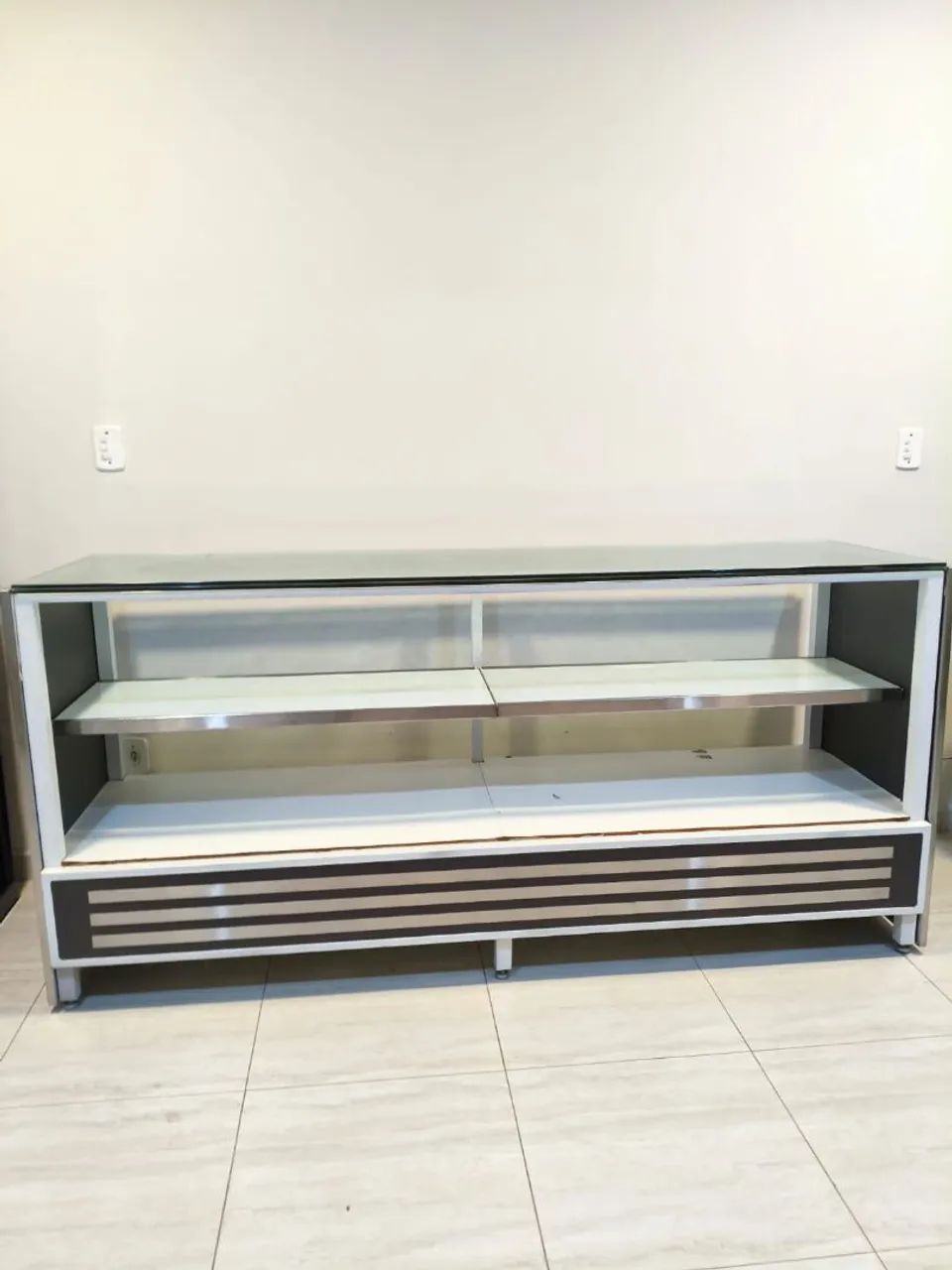 BALCÃO DE VIDRO E MDF PARA LOJA - BEM CONSERVADO. ÓTIMO PREÇO 