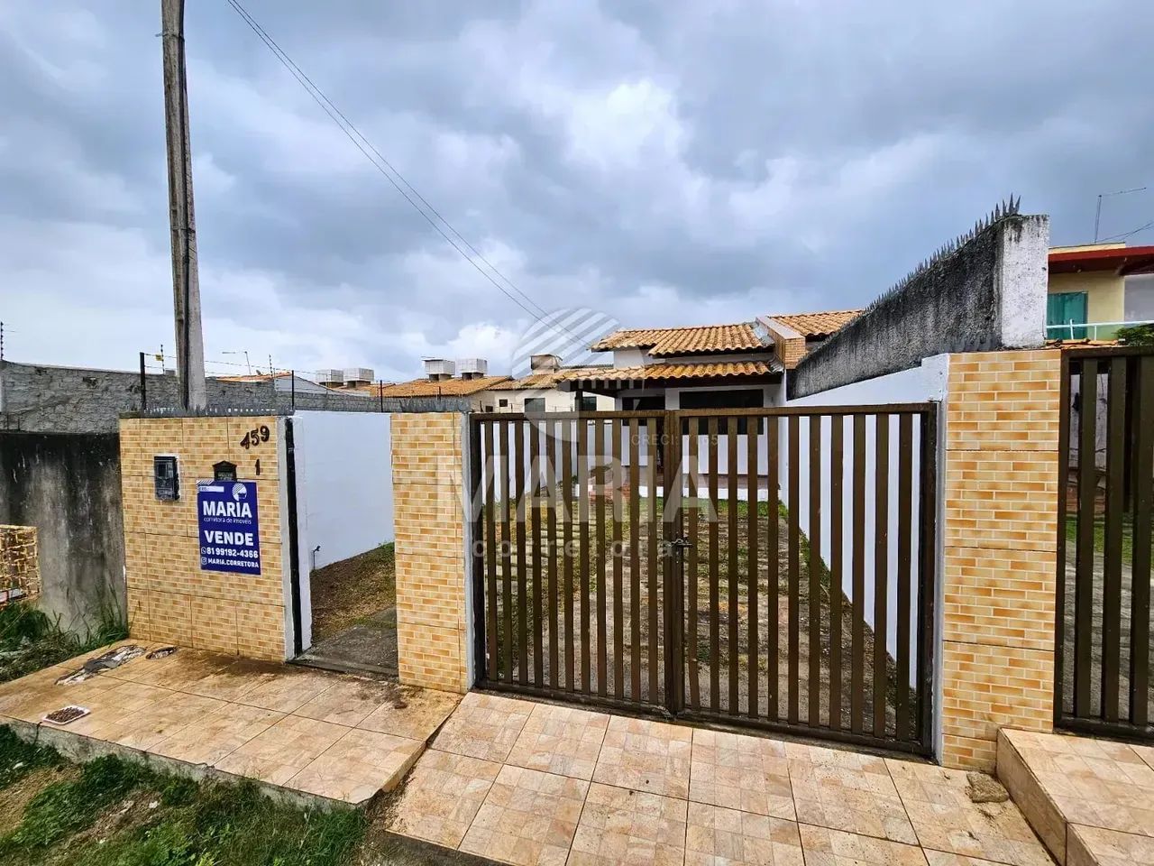 Casa fora de condomínio com 02 quartos à venda em Gravatá/PE!