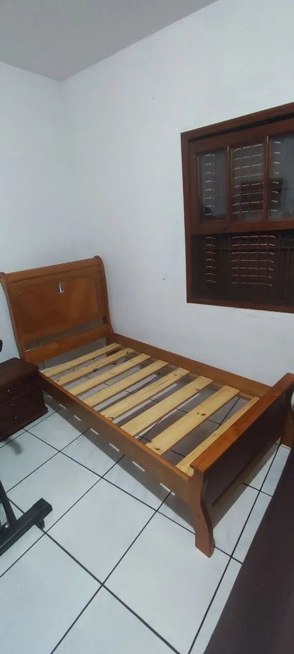 Cama usada de solteiro de madeira em ótimo estado - Foto 4