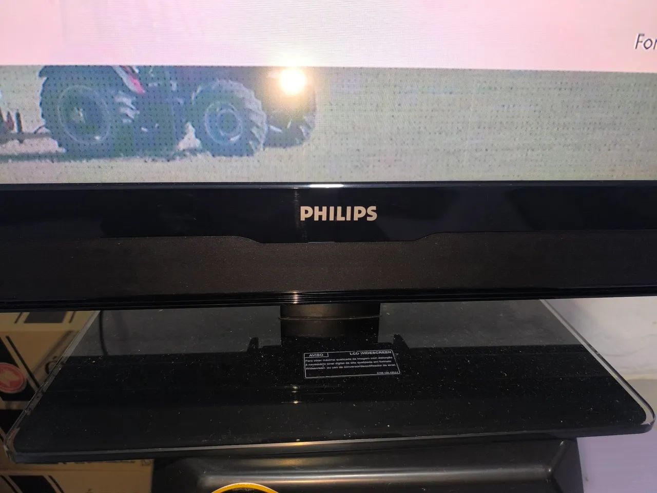 TV 32 polegadas Philips  - Conservada com controle - Foto 2
