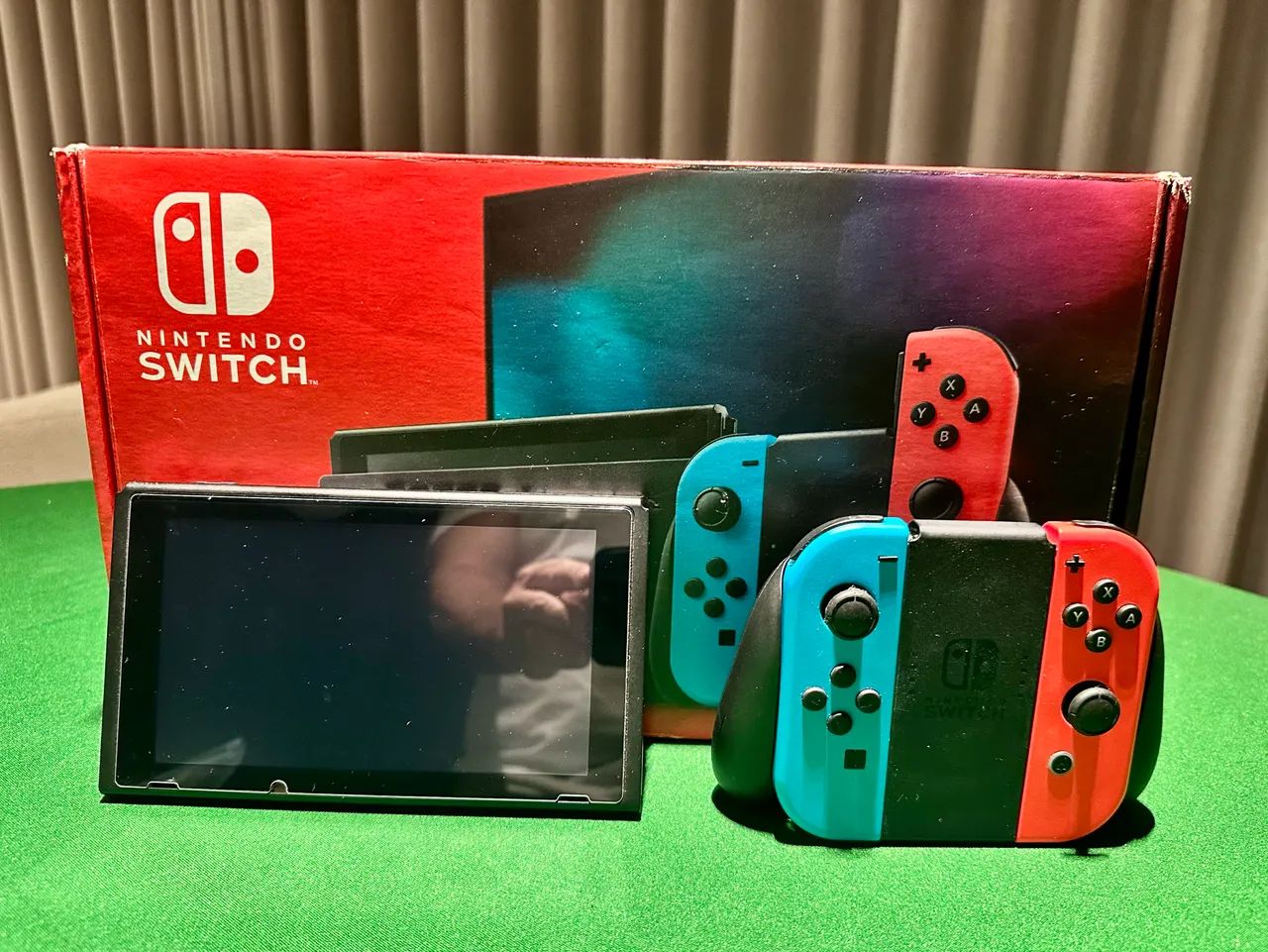 Nintendo Switch 32gb Standard 1x Joy com neon azul/vermelho