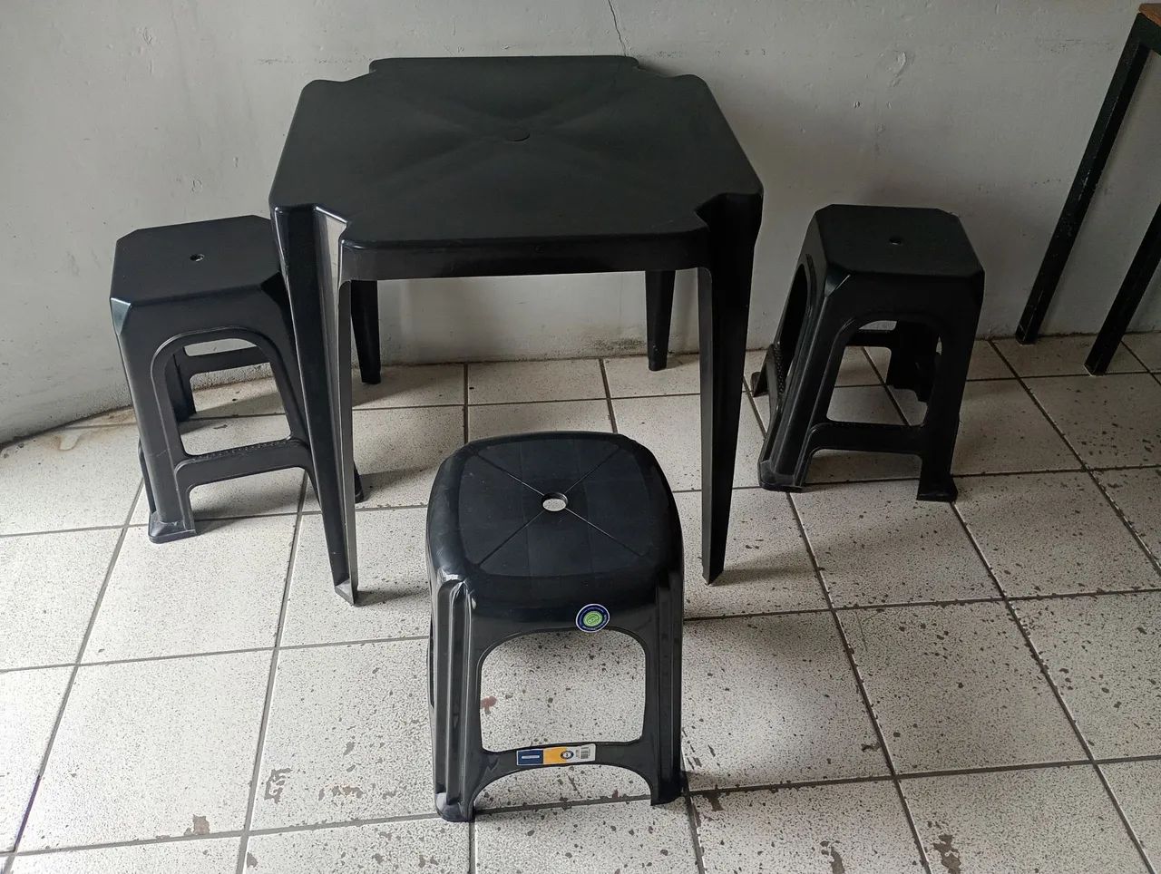 Mesa com banqueta 