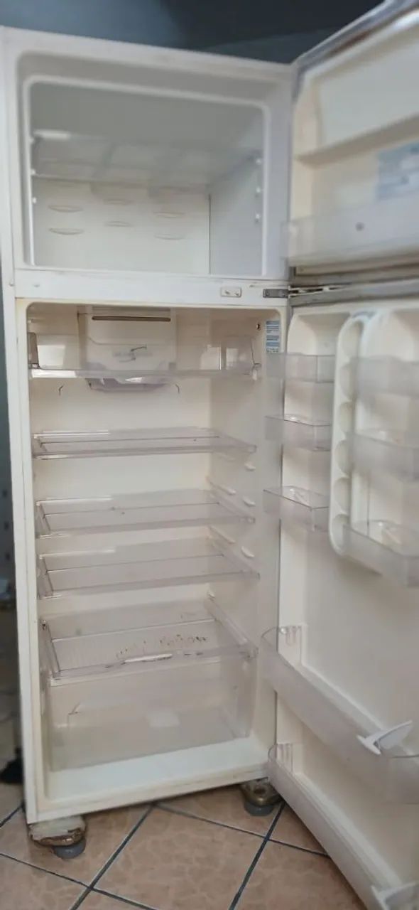 Geladeira com defeito  - Foto 4