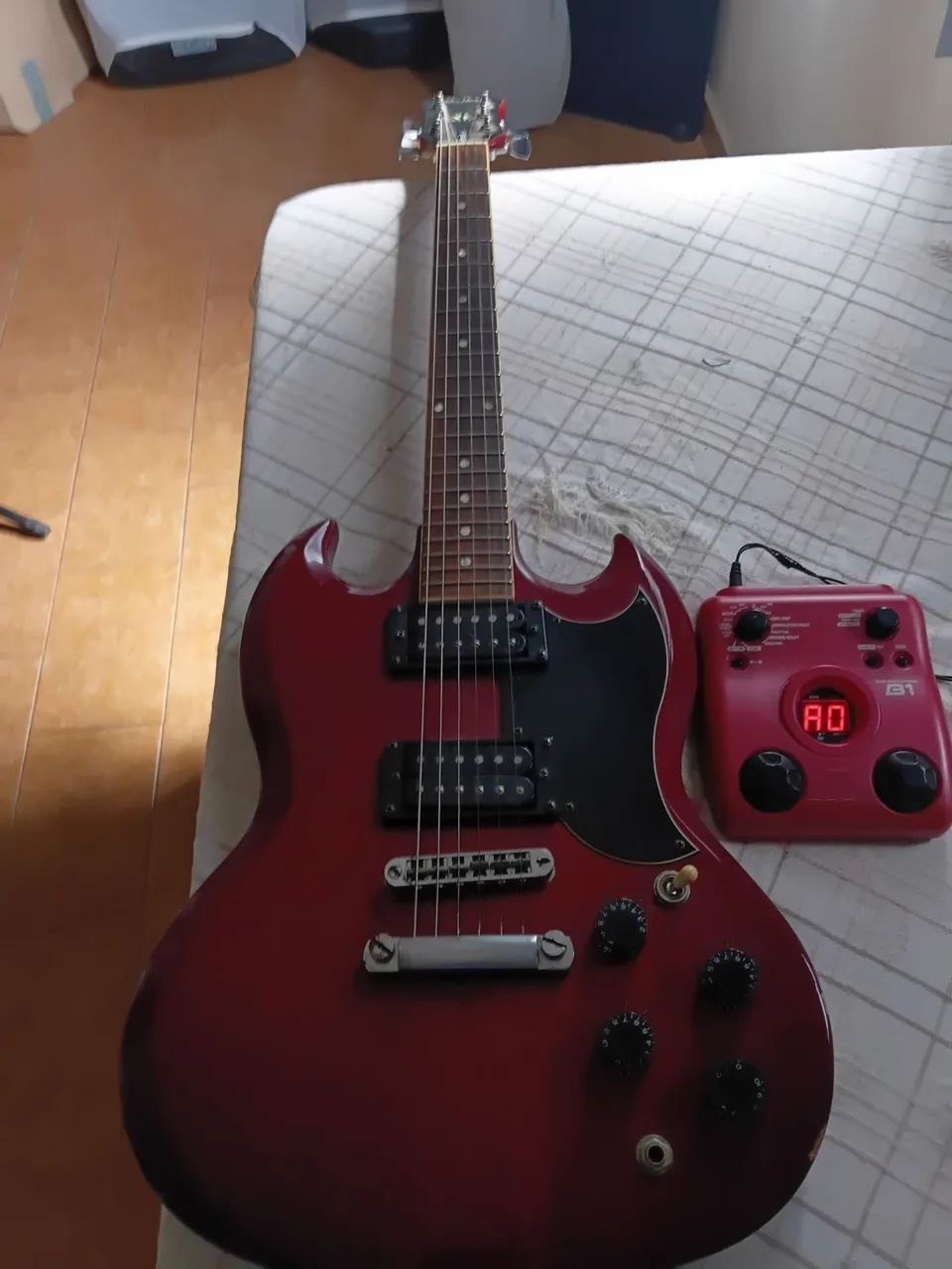 Guitarra e pedal