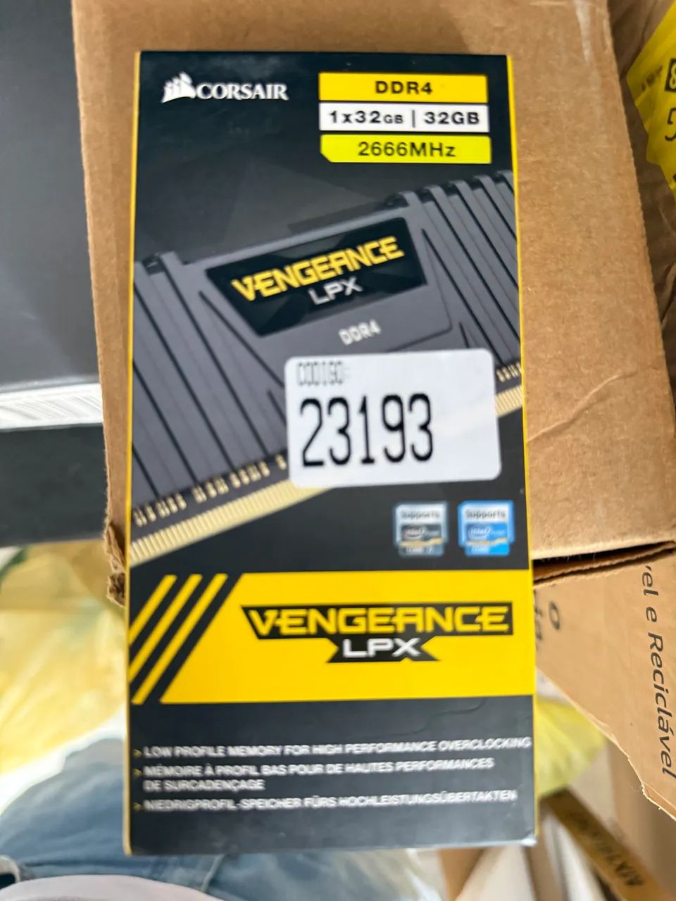 Memória pc Corsair 32 gb ddr 4 2666 lacrada - Memória RAM