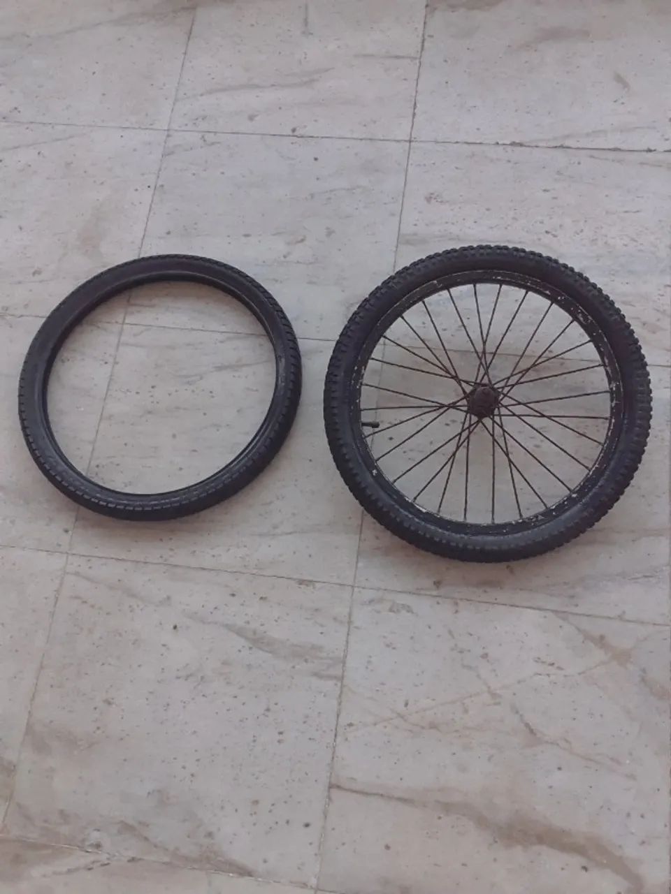 PNEUS DE BICICLETA ARO 20 USADOS