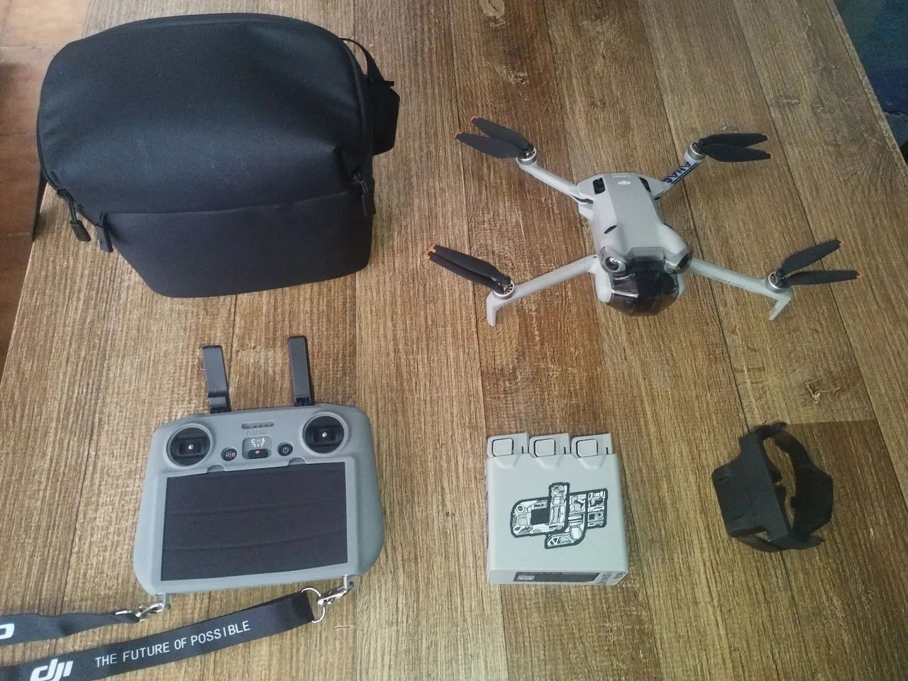 Drone-DJI MINI 4 PRO + COMBO FLY MORE +CARTAO DE MEMÓRIA 