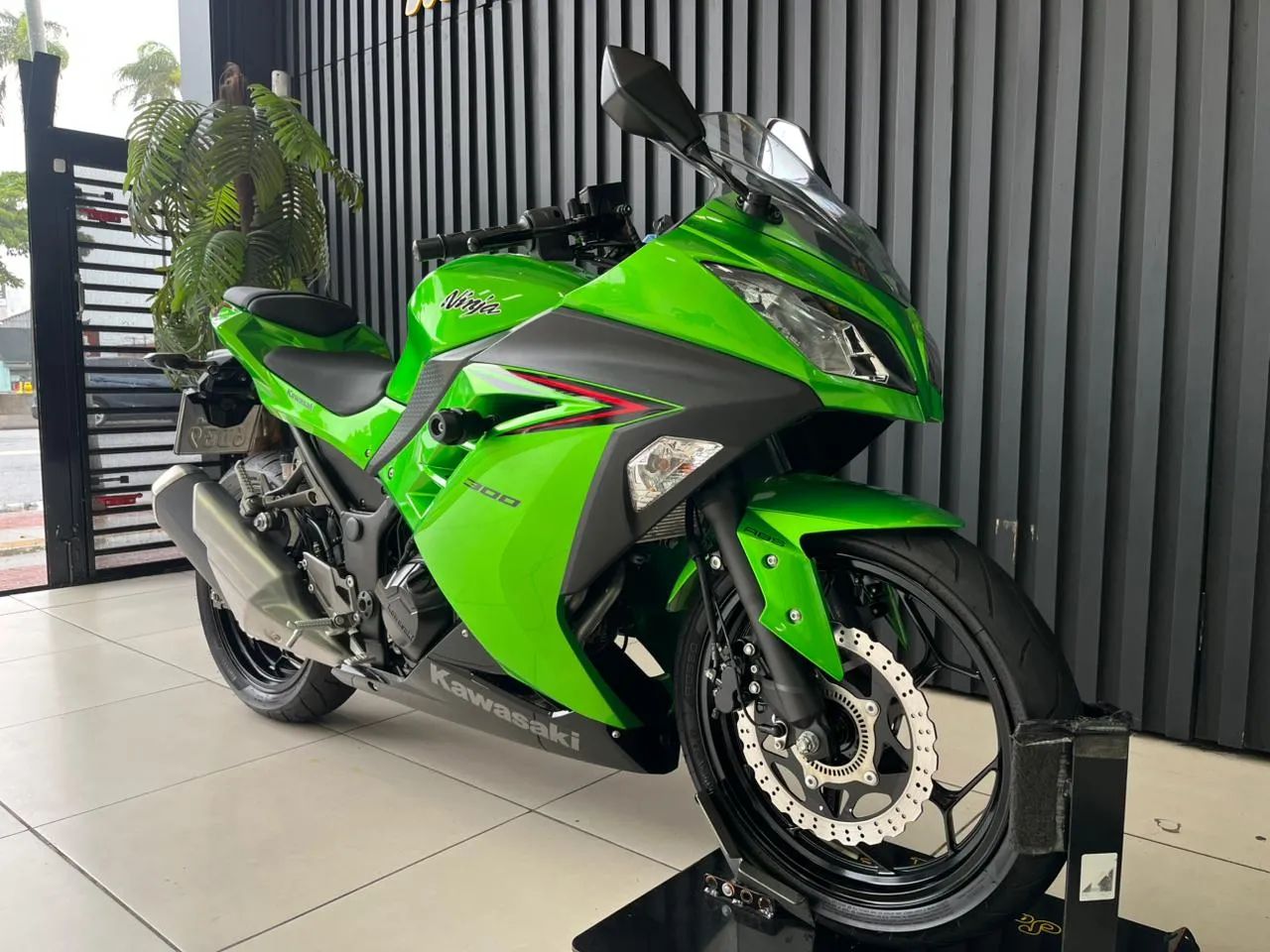 Kawasaki NINJA 300 - Foto 2