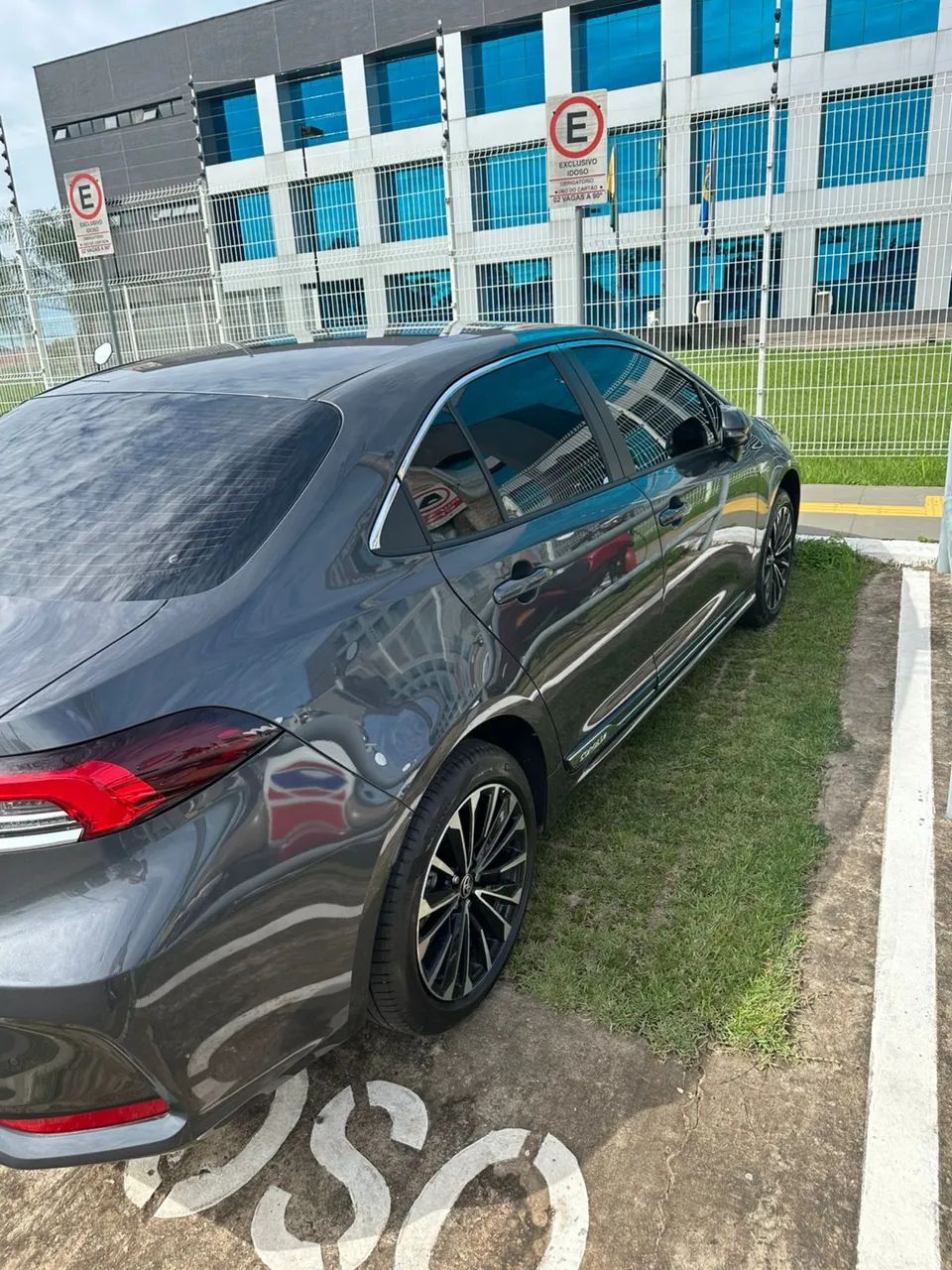 Toyota Corolla Altis Prem. Hybrid 1.8 Flex AUT 2024 - Foto 7