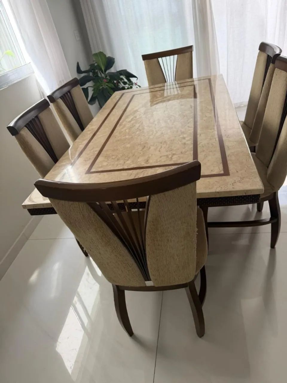 Mesa de mármore com 6 cadeiras - Foto 2
