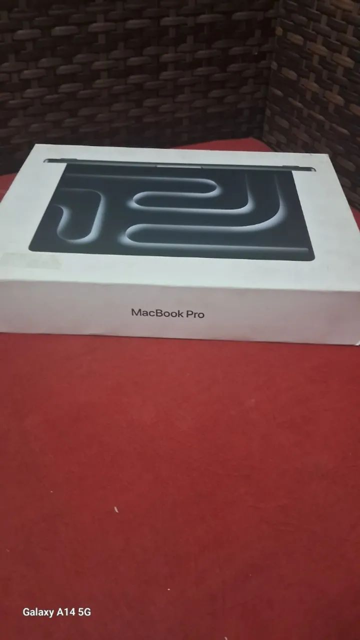 Macbook pro m3 pro 18gb 512gb 2023 lacrado