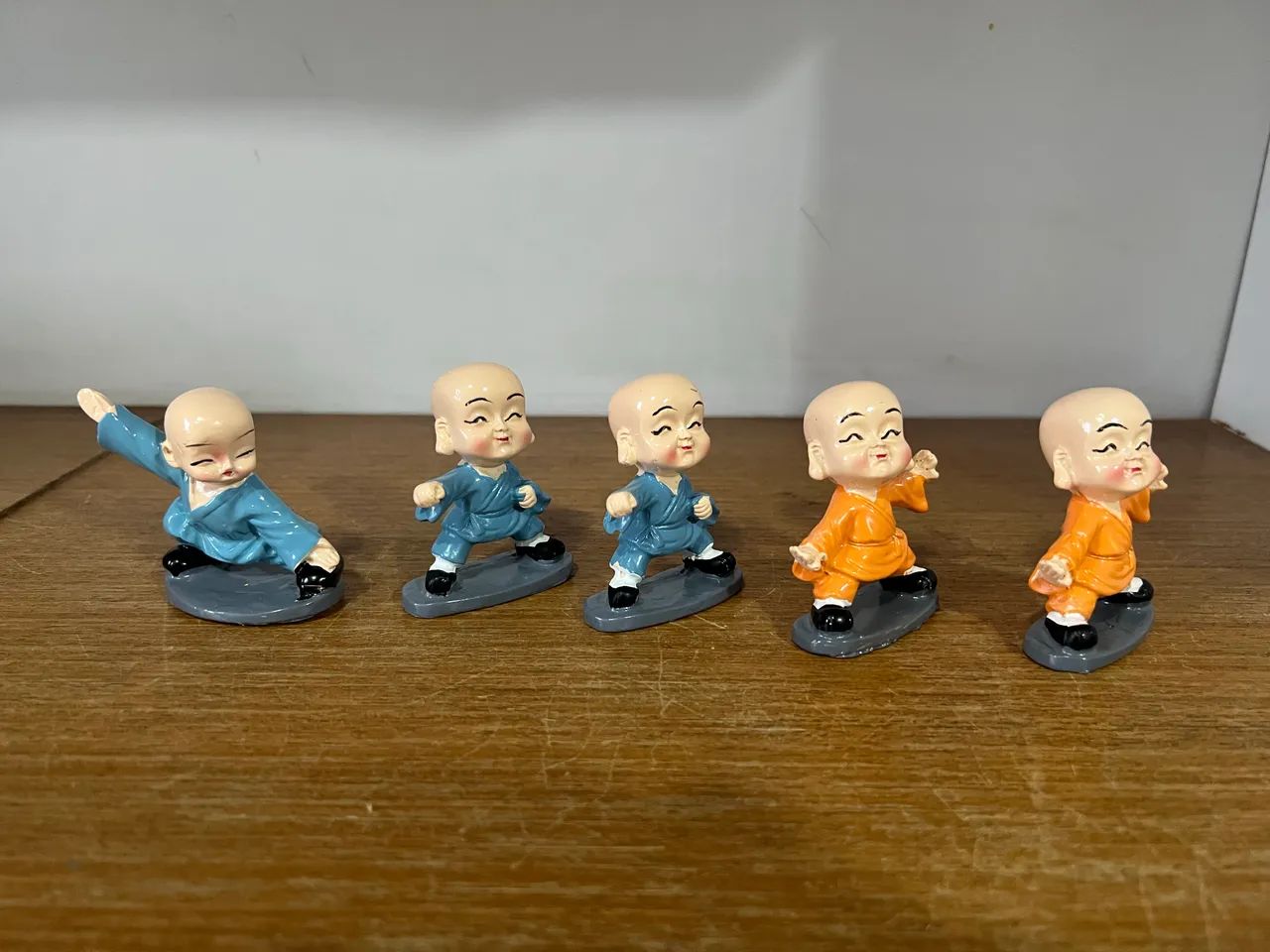 Bonecos monges chineses