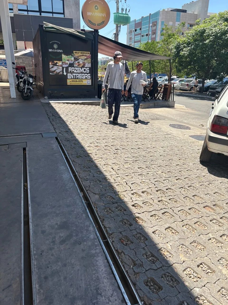 Vendo containte com ponto comercial  - Foto 3