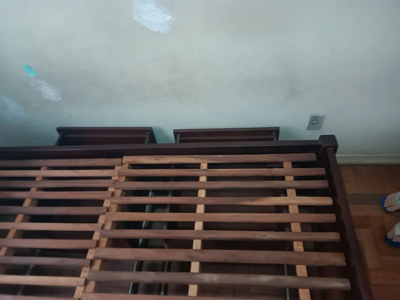 Cama de casal com 4 gavetas madeira de lei - Foto 4