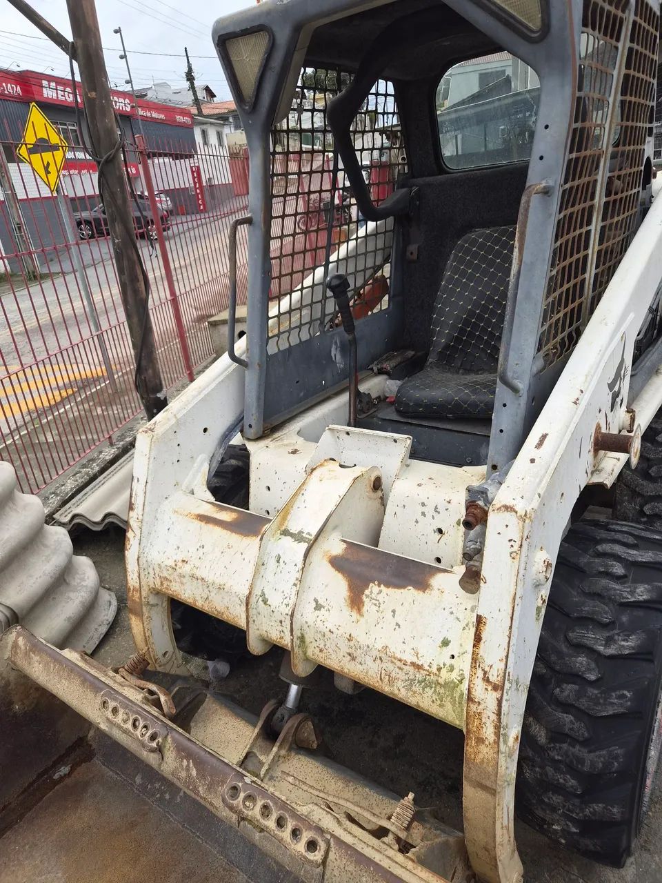 VENDO BOB CAT S 130 ANO 2012 - Foto 4
