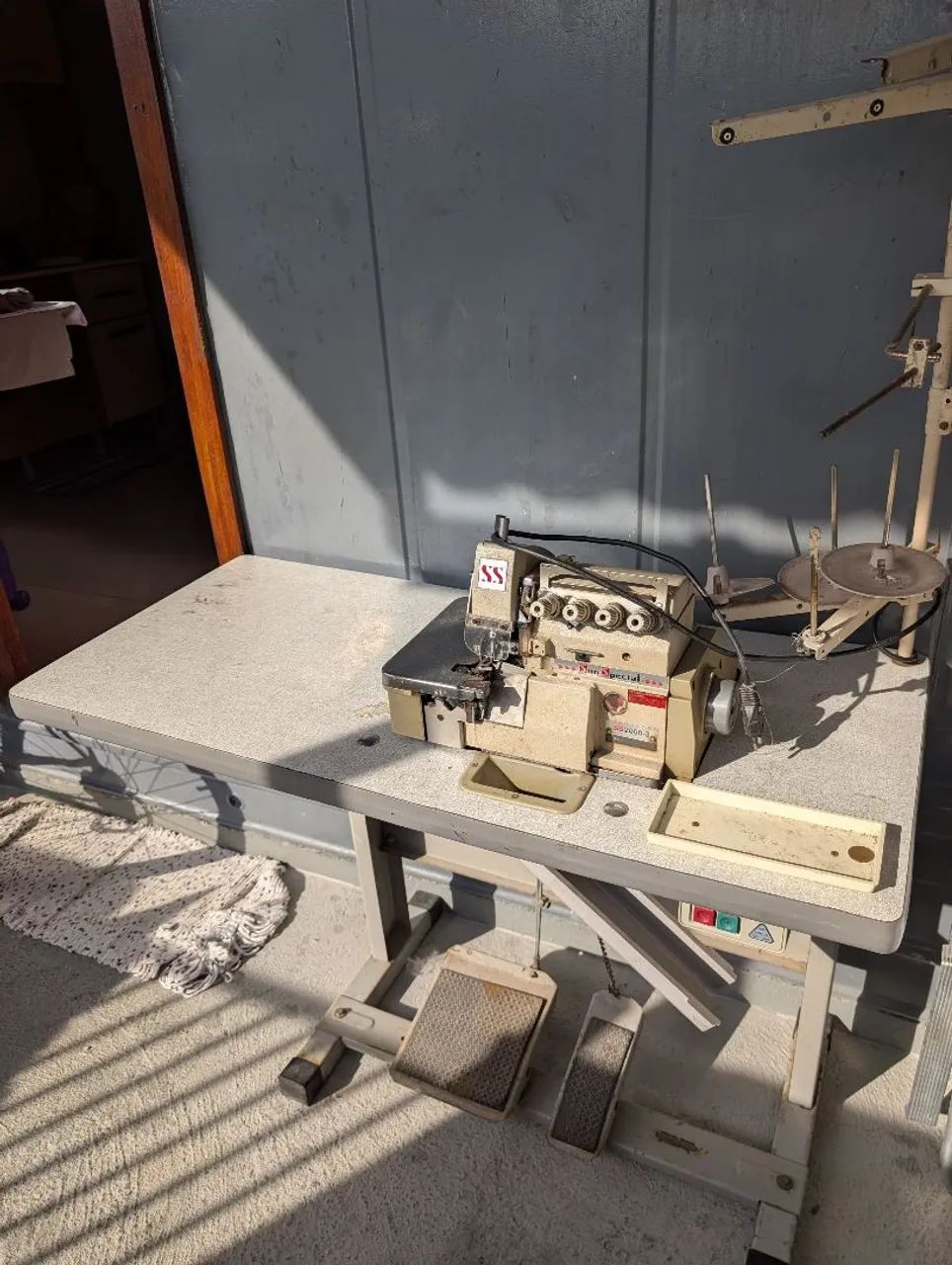Máquina overloque  - Foto 2