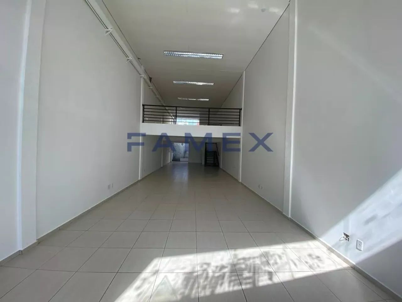 SALA COMERCIAL PARA LOCACÃO NO CENTRO - 31 - Foto 2
