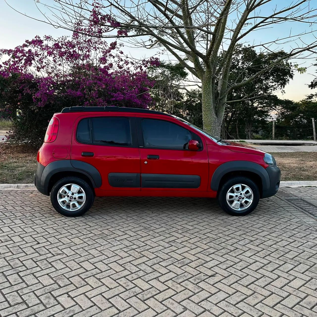 Fiat Uno WAY 1.4 EVO Fire Flex 8V 5P 2014 - Foto 2