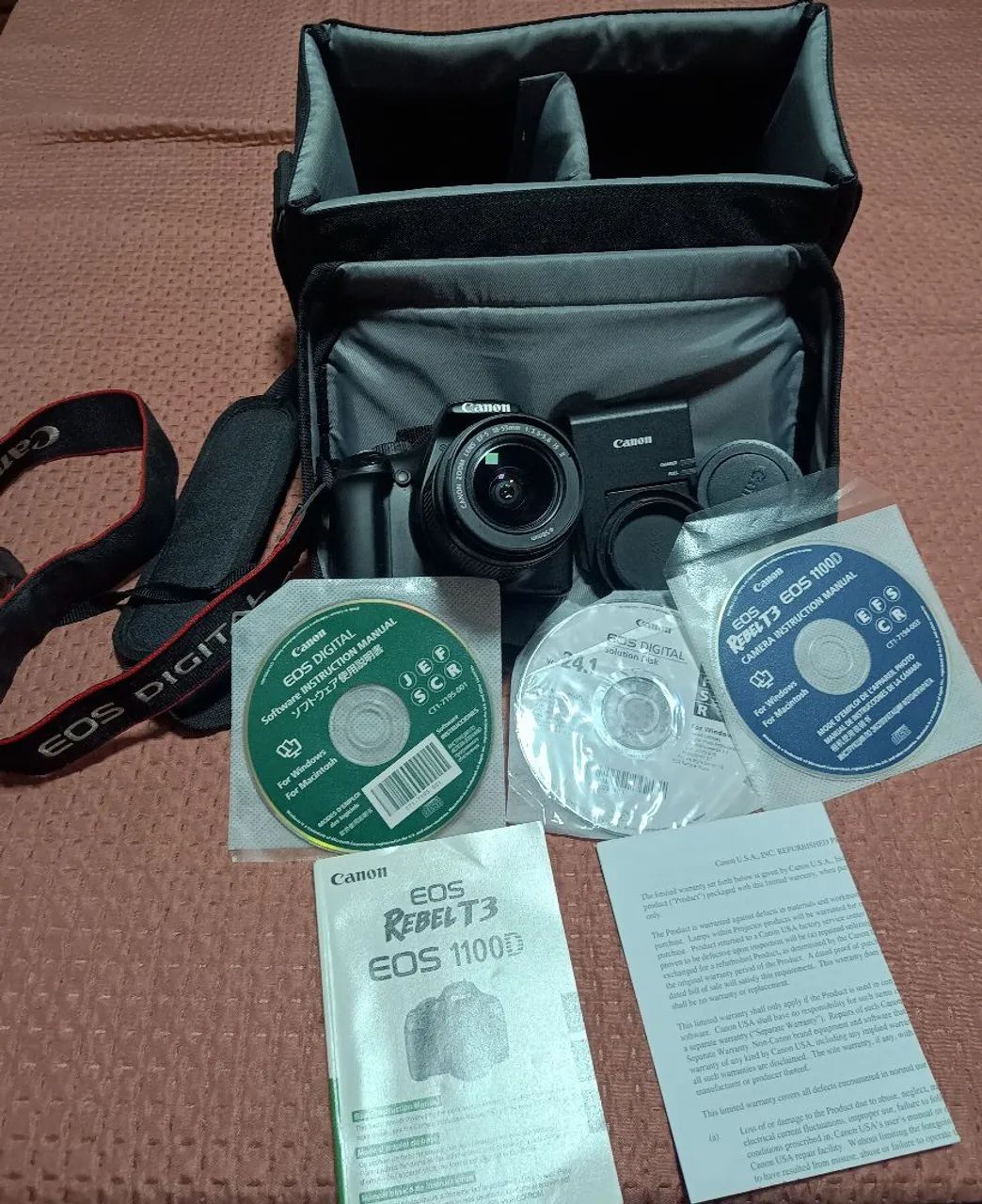 Câmera CANON EOS REBEL T3 1100D