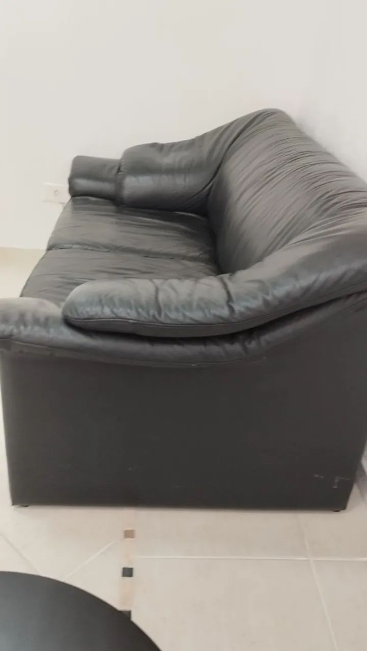 Conjunto de sofás em couro preto 2e3 lugares  - Foto 3