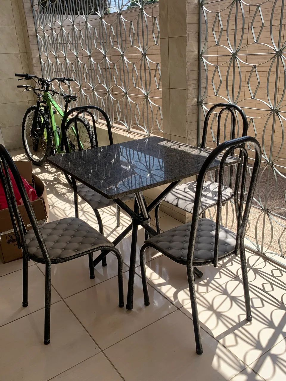 Mesa e cadeiras - Foto 2