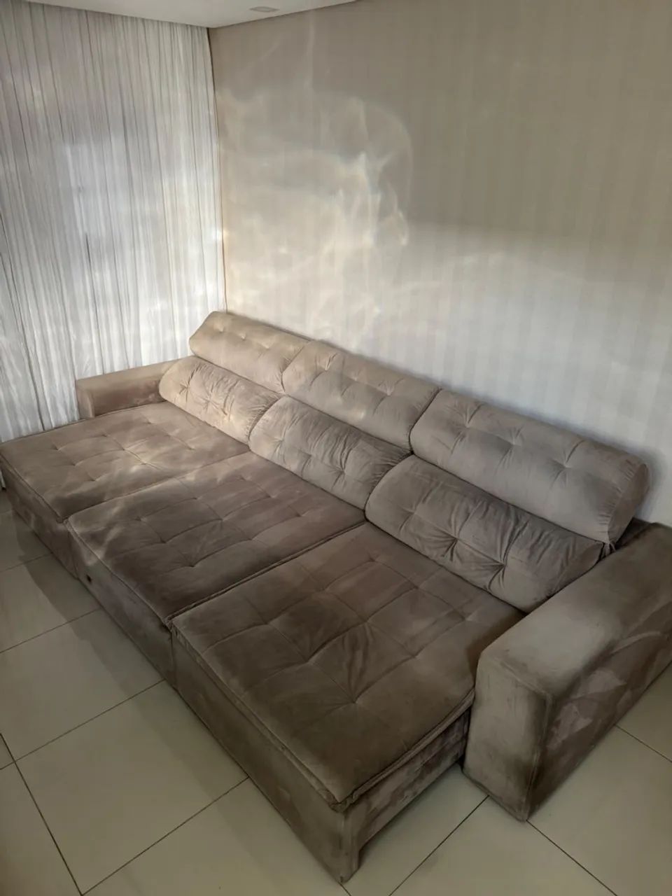 SOFÁ RETRÁTIL E RECLINÁVEL - 3,50