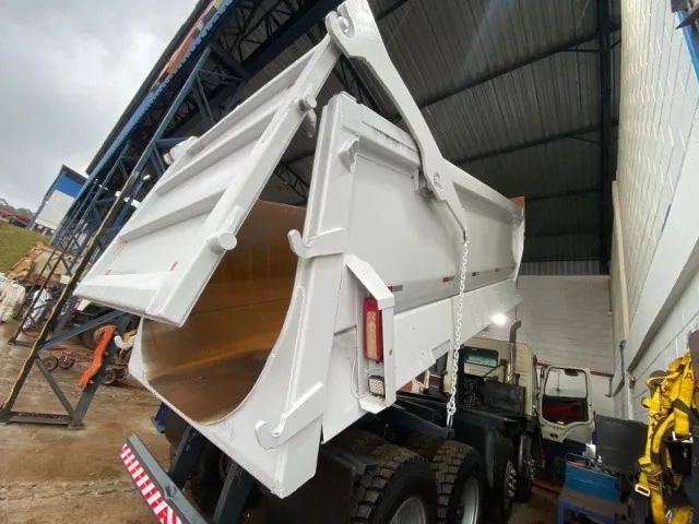 BASCULANTE 8X4 - 40 t / 22 m³ * TODO REVISADO * - Foto 2